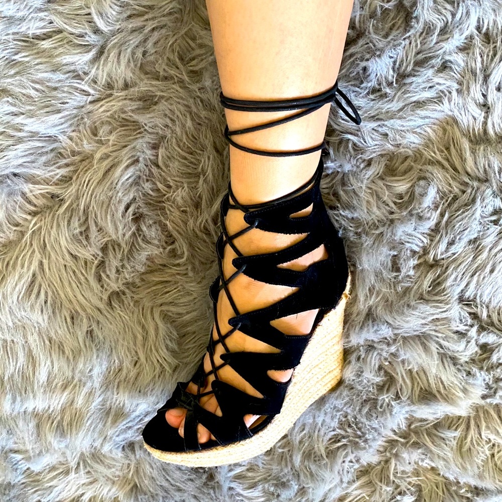 Gorgeous black wedges